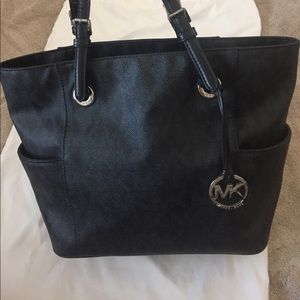 Black Michael Kors tote/purse