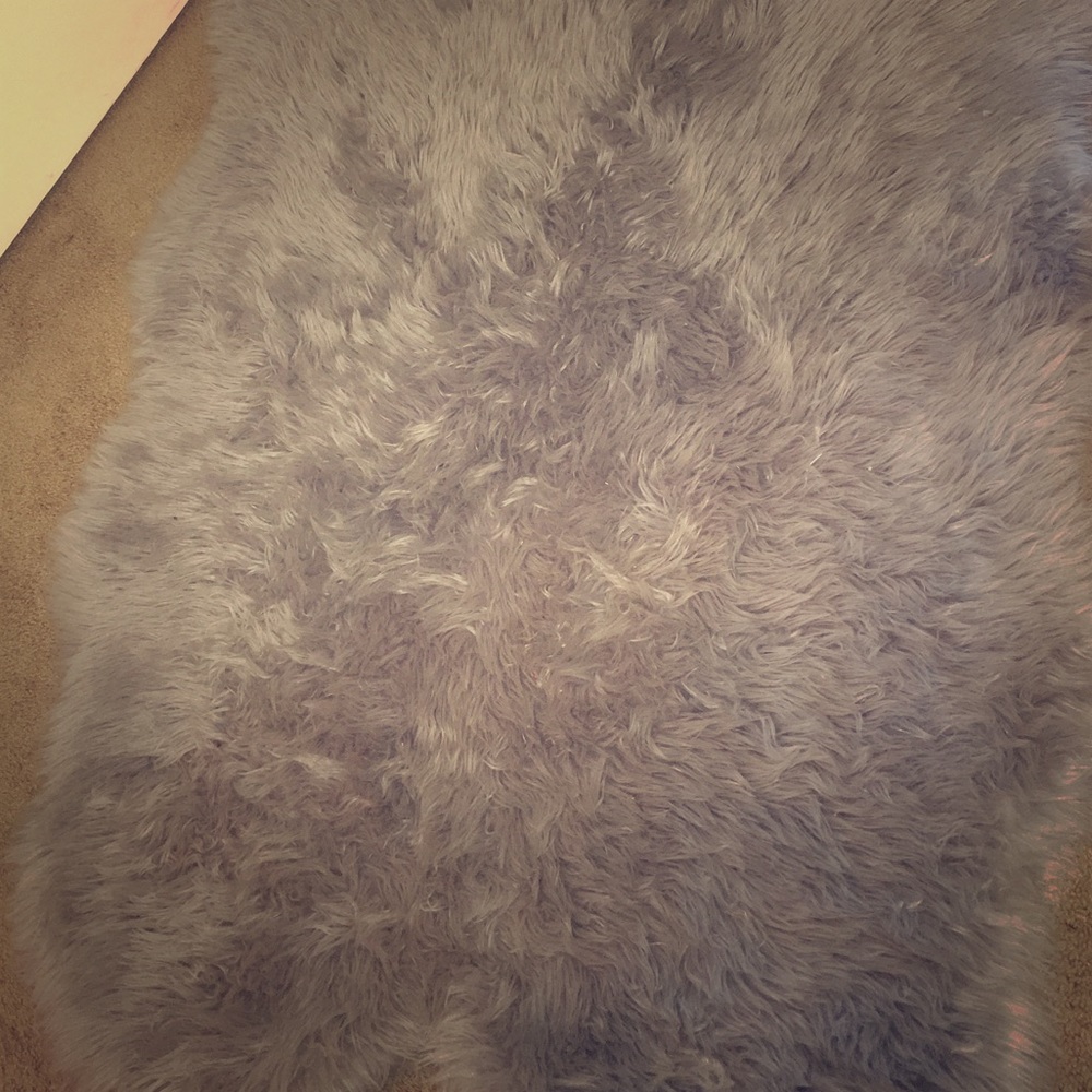 Grey fluffy area rug