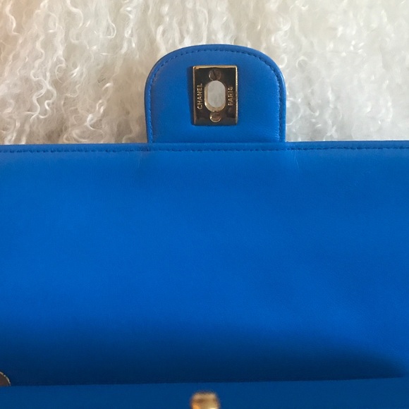 CHANEL CLASSIC FLAP 2.55 BLUE 🦋🦋 - Picture 7 of 8