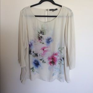 Lovely Floral Blouse size 2x