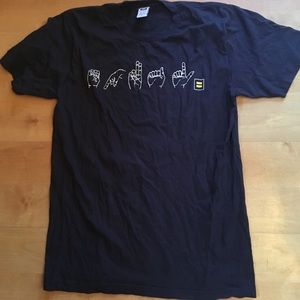 Human Rights Campaign sign language tee!🌈