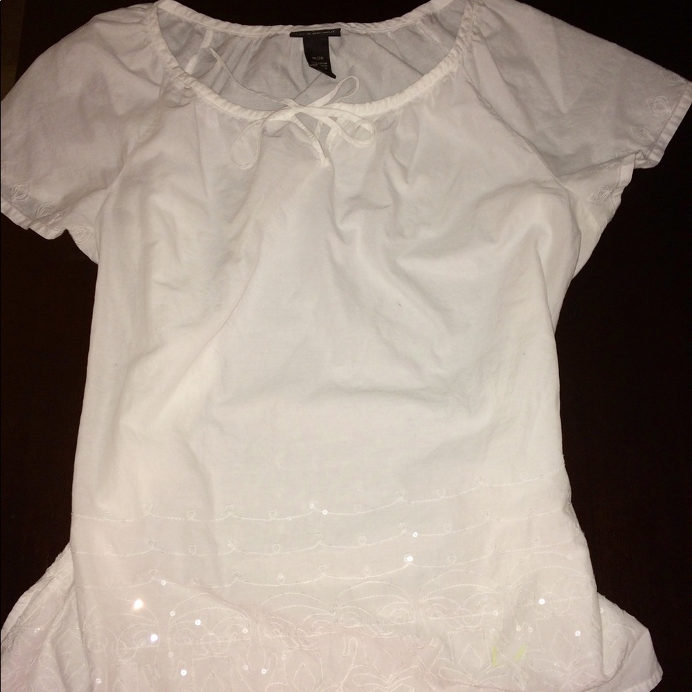 🌺SALE🌺White peasant blouse beautiful detailing