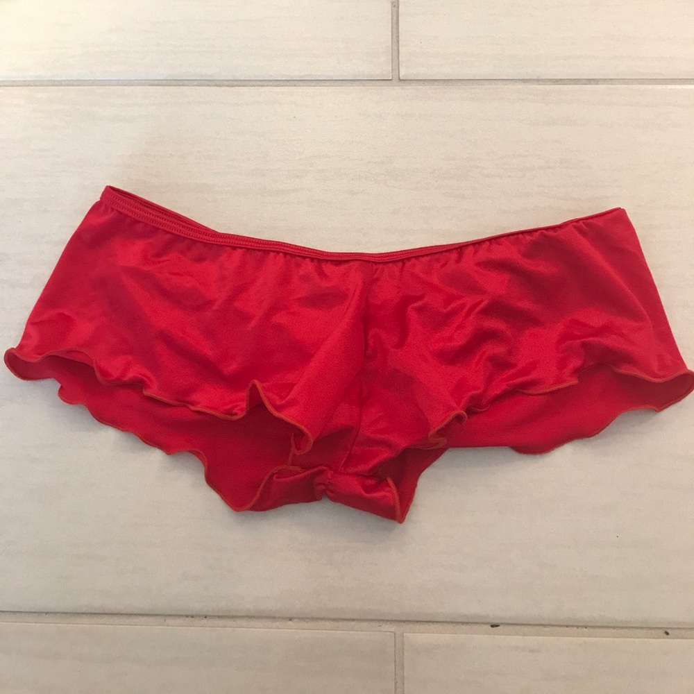 Red Puckerback Shorts