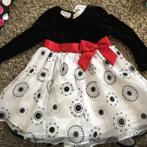Size 24 months and 2t outfits selling as a bundle