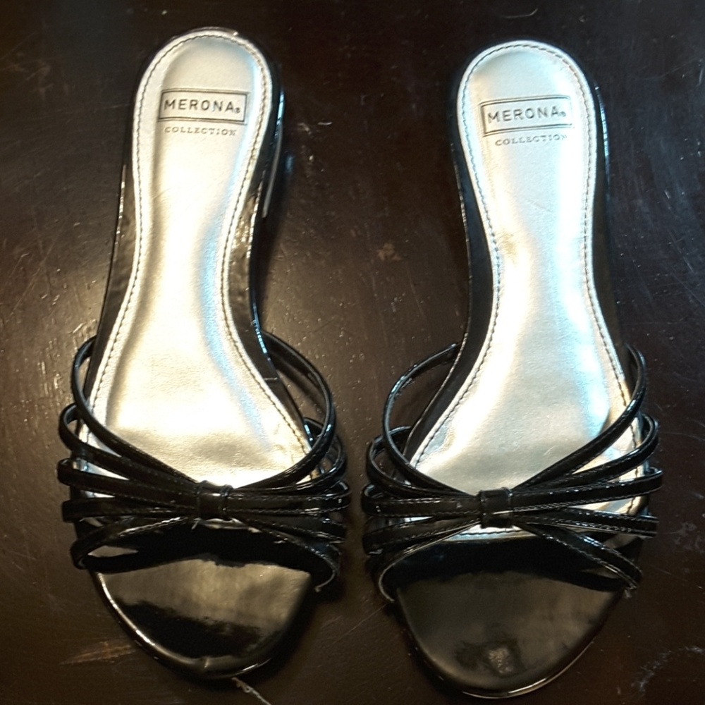 6 Merona Collection black sandals