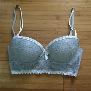 Gilly hicks lightly lined Demi 32D 4 hook NWT