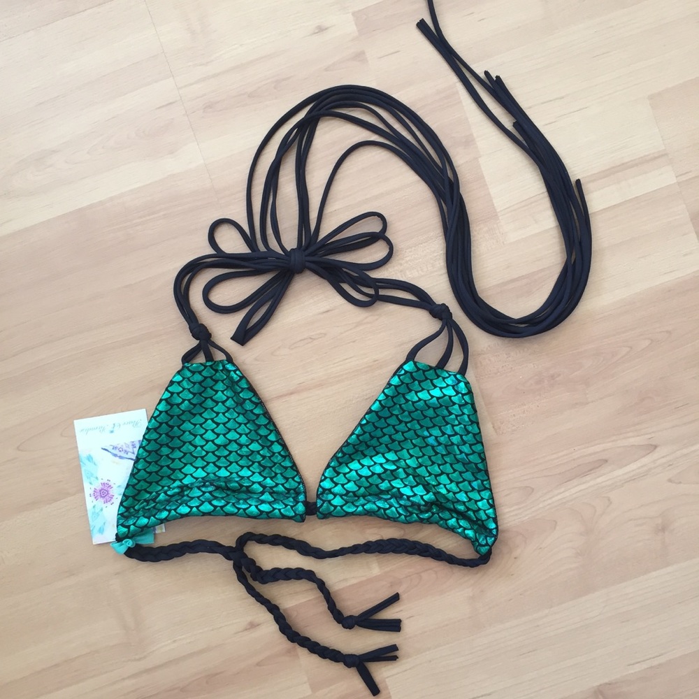 Shiny bikini top NWT