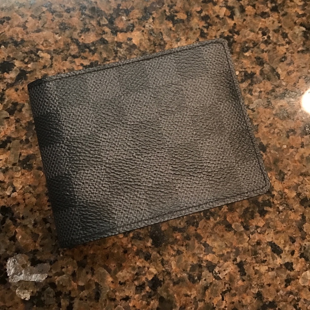 Louis Vuitton Men's slender wallet 100% authentic