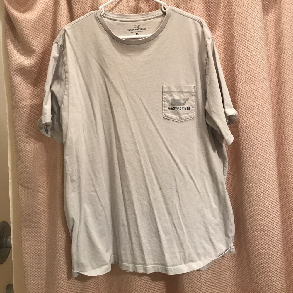 Vineyard vines Gray shirt XL