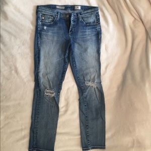 AG stilt crop with knee rips