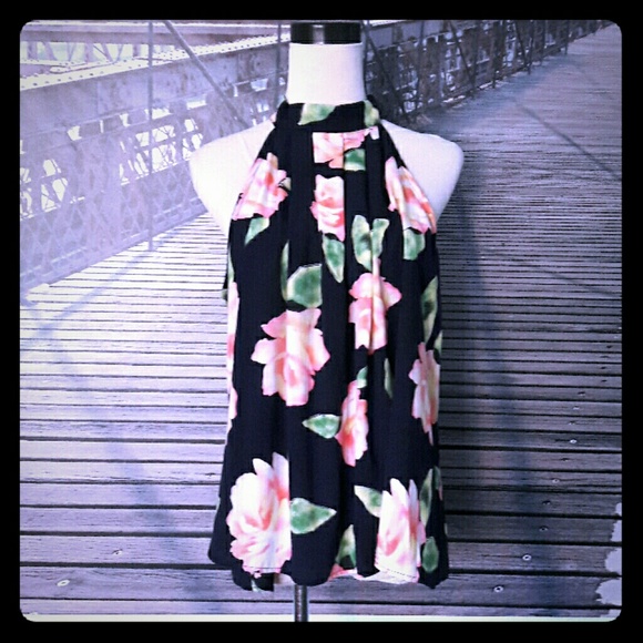 Modcloth Tops - Gorgeous ModCloth halter top w/ STUNNING print