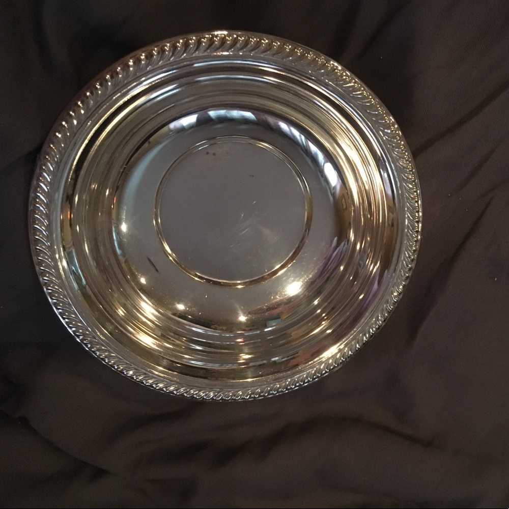 Nice Vintage F. B. Rogers Silver Company 1028 Bowl