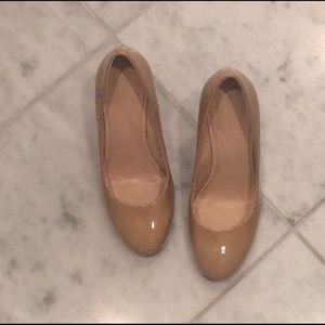 Nude wedges 5.5