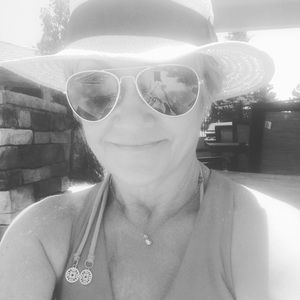 Meet your Posher, Caroline