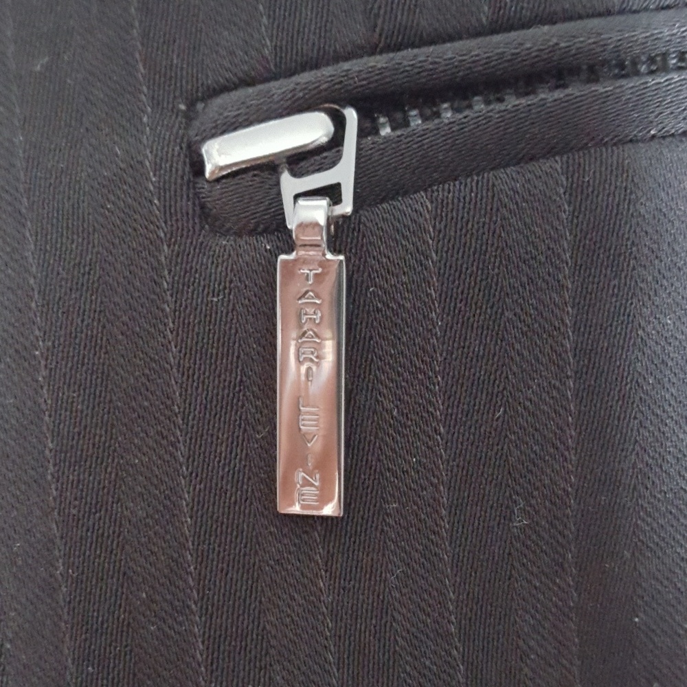 Tahari Classy & Modern Blazer - Picture 6 of 6