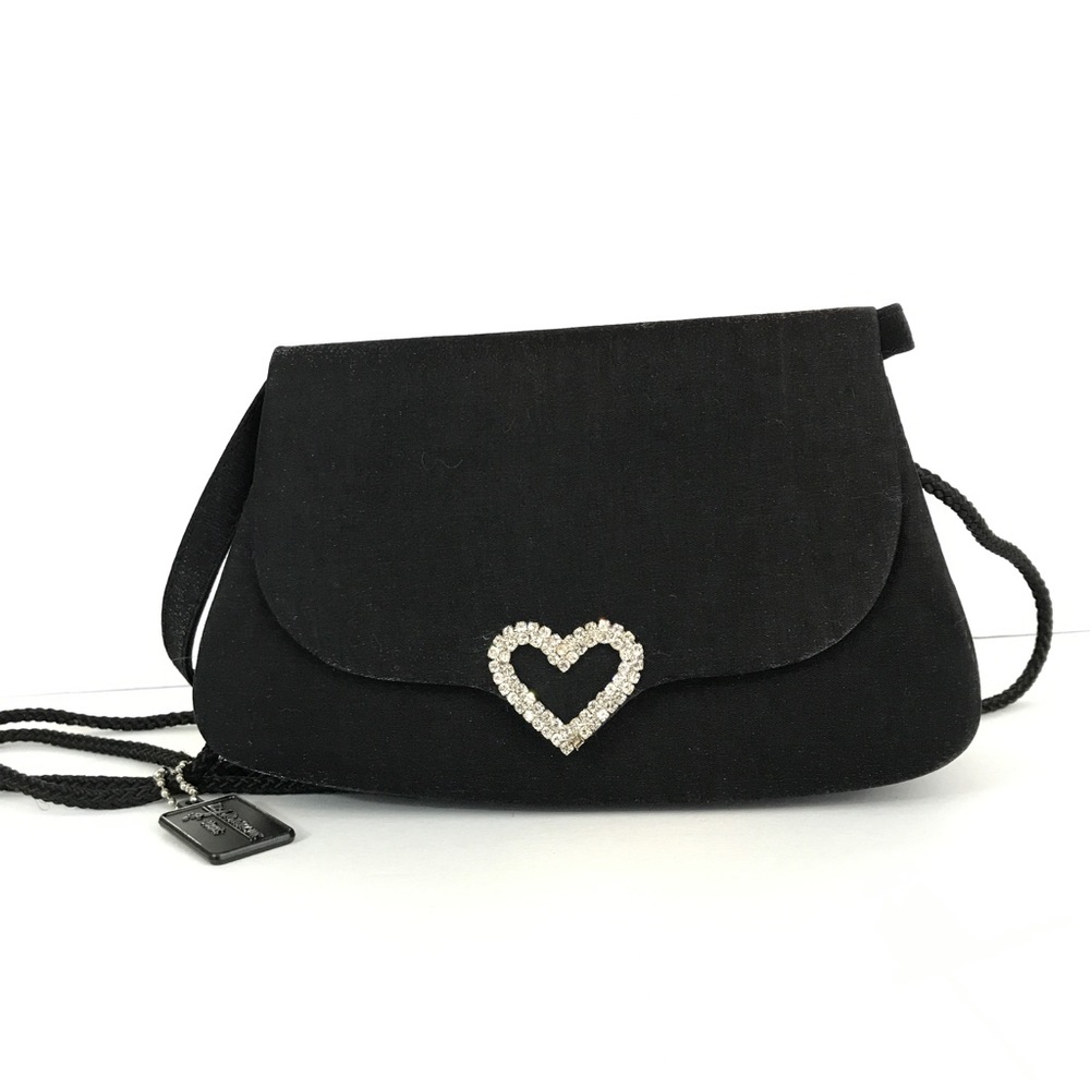 ♥️SALE!♥️Adorable Black Clutch!