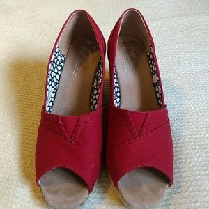 👠 Toms wedges size 8.5 RED! 👠