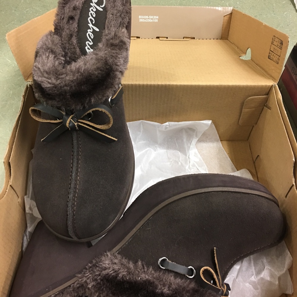Sketchers clog shoes
