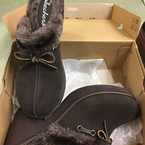 Sketchers clog shoes