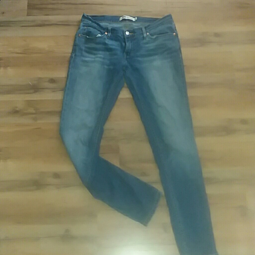 524 Levi' s size 7 SKINNY