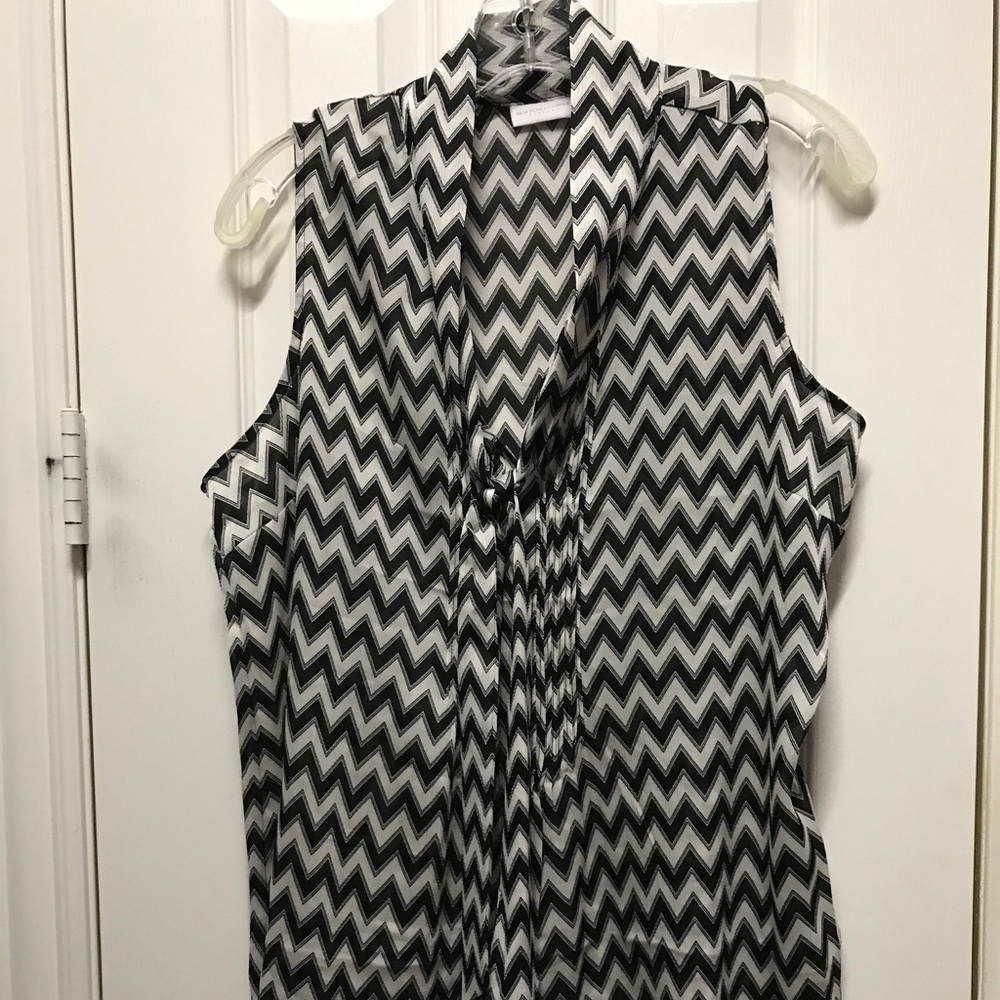 New York & Co Size L black & white top NWT