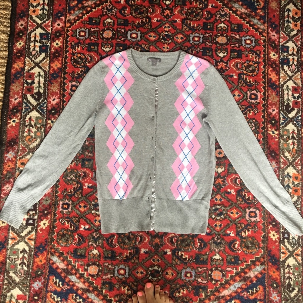 Preppy pink argyle sweater! Size Sm