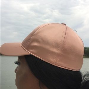 Silky salmon pink hat