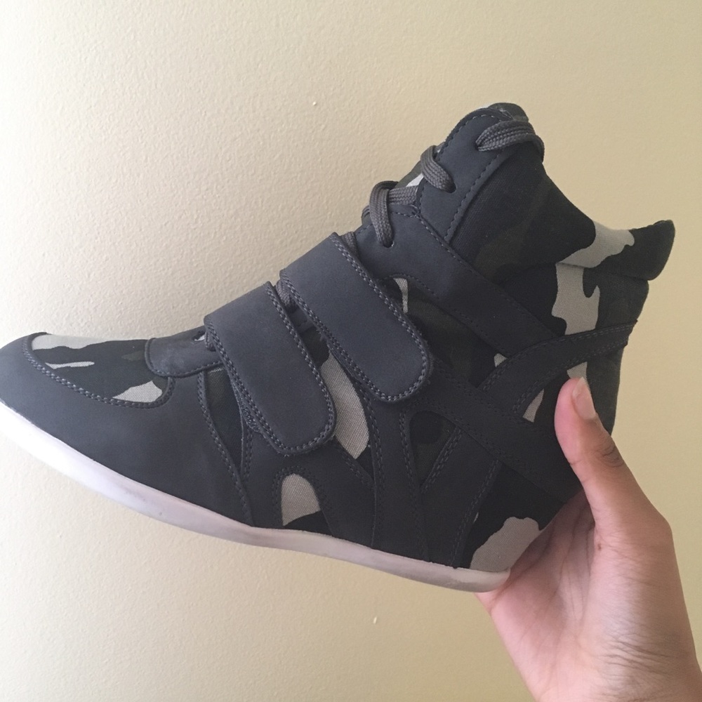 Aeropostale Camo High Top Wedge Sneaker