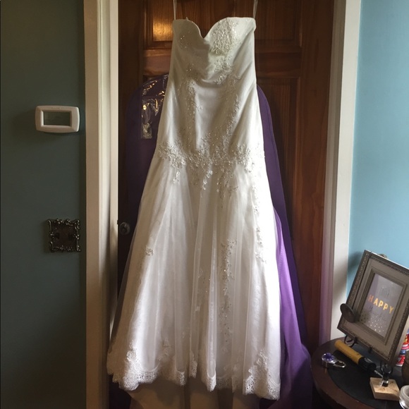 Adas Bridal Dresses & Skirts - 💓NWT💓 Gorgeous custom Wedding Gown 💓