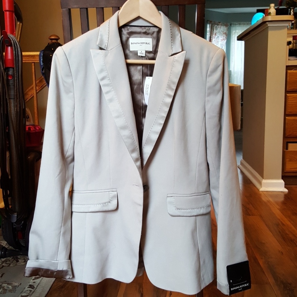 "Tuxedo" style blazer