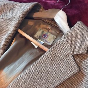 Men's XL sports coat.