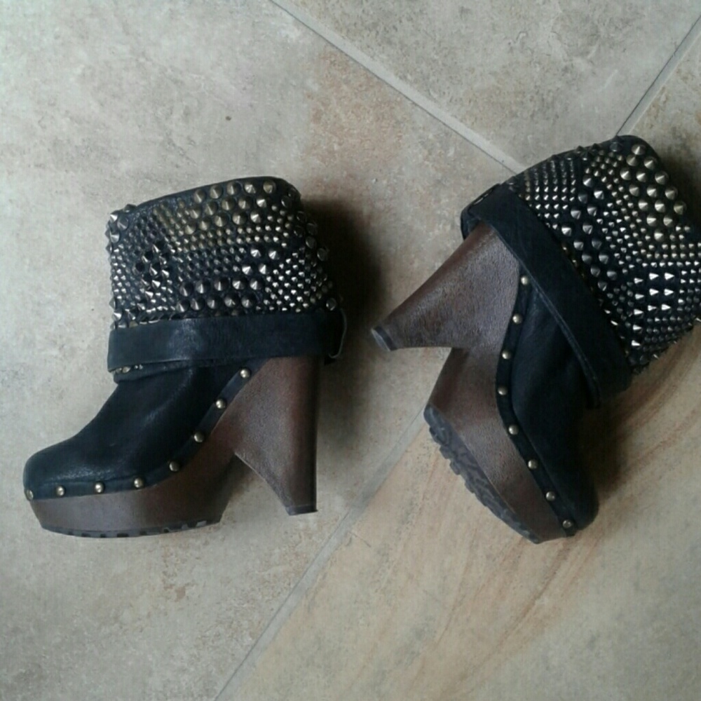 Sam Edelman wickedly studded boots 6 - Picture 3 of 8