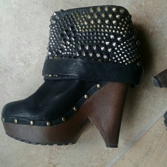 Sam Edelman wickedly studded boots 6 - Picture 4 of 8
