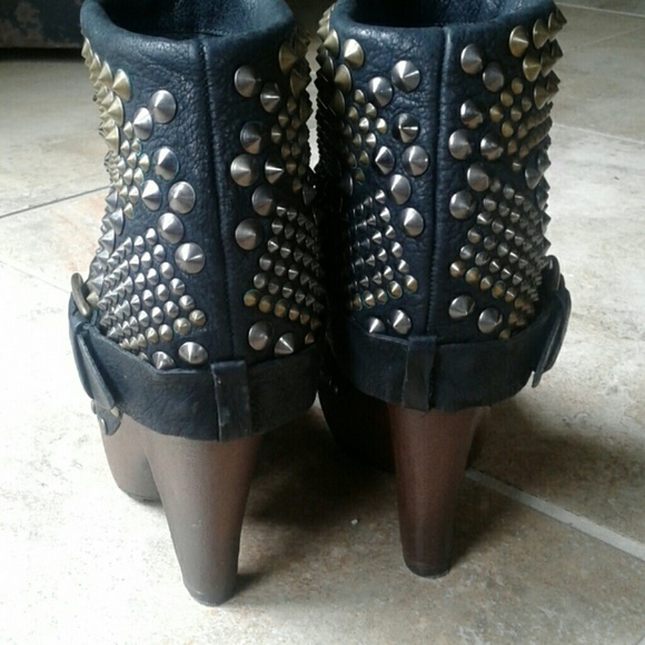 Sam Edelman wickedly studded boots 6 - Picture 5 of 8