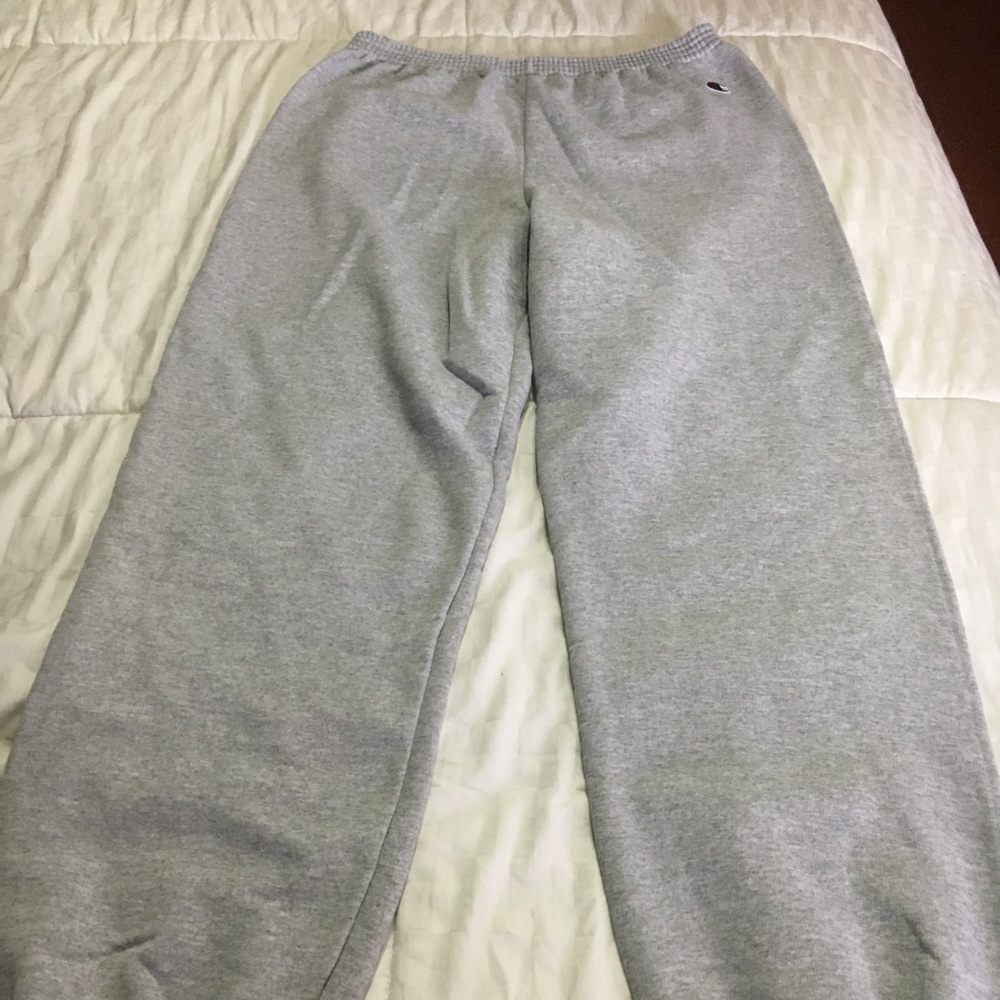 Champion youth boys sweat pants. Size XL.
