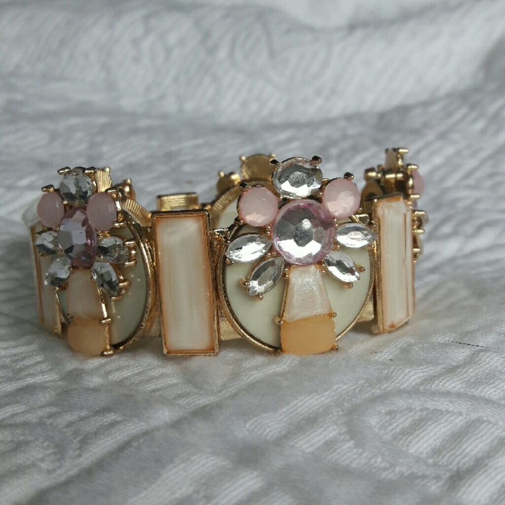 STUNNING Holiday rhinestone statement bracelet