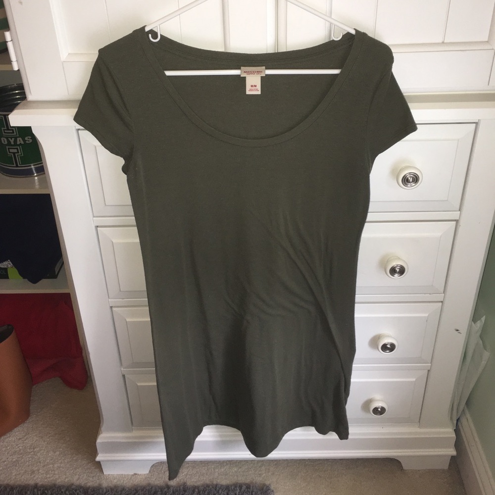 Green short-sleeve piko dress