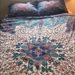 Medallion Urban Outfitters Duvet and Shams