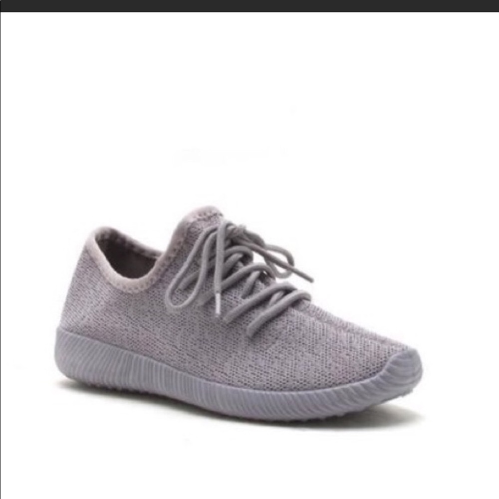 ❤️ A few left!! NWT All Black Trendy Sneakers❤️