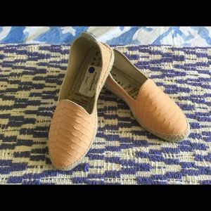 Manebi shoes