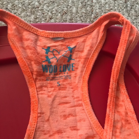 🚫SOLD🚫Workout Tank - Picture 2 of 2