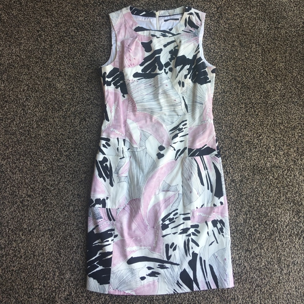 Elie Tahari 4 Dress Pockets Great Condition