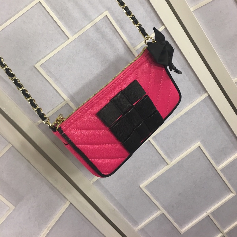 🌸SALE🌸Hot pink&black Betsey Johnson cross body - Picture 2 of 8