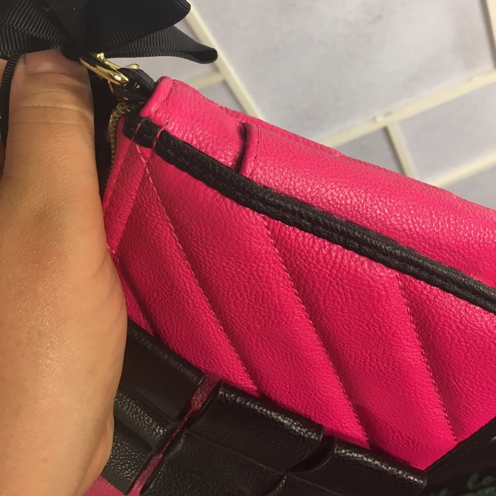 🌸SALE🌸Hot pink&black Betsey Johnson cross body - Picture 6 of 8