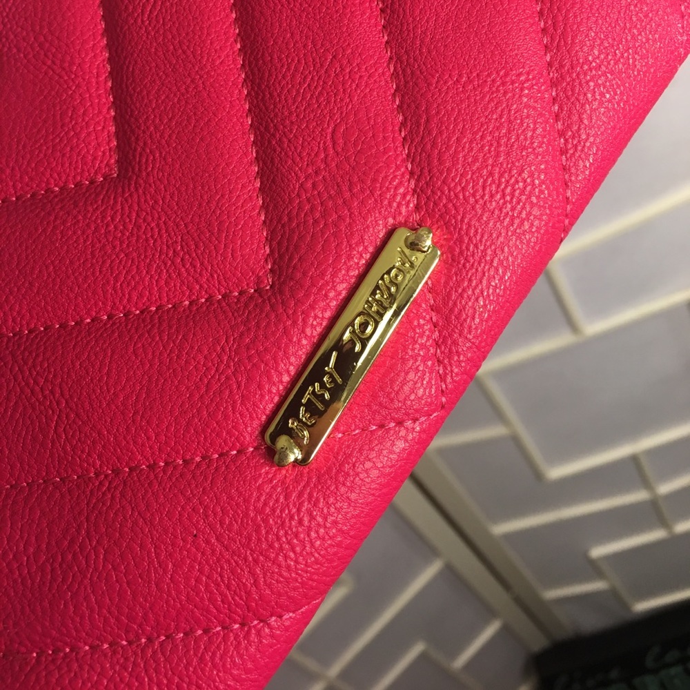 🌸SALE🌸Hot pink&black Betsey Johnson cross body - Picture 7 of 8