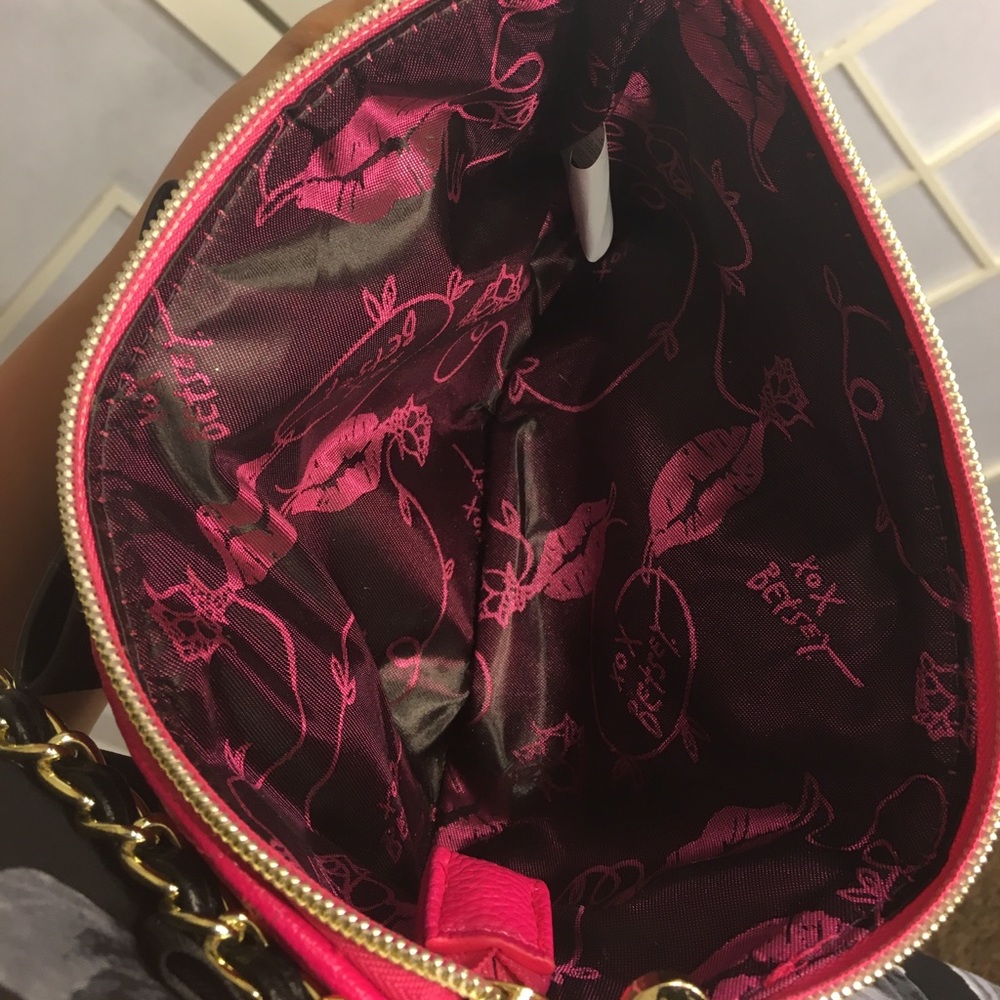 🌸SALE🌸Hot pink&black Betsey Johnson cross body - Picture 8 of 8