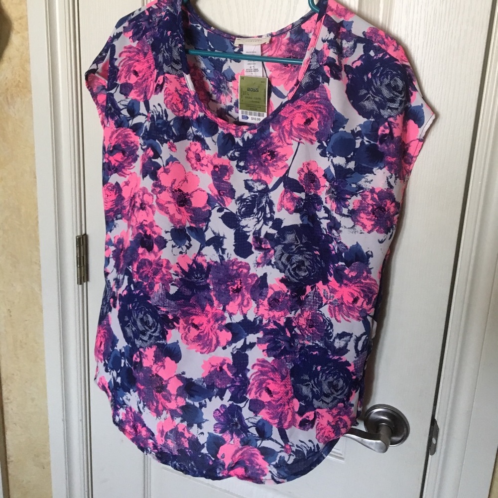 NWT Poetry Top. Size Large