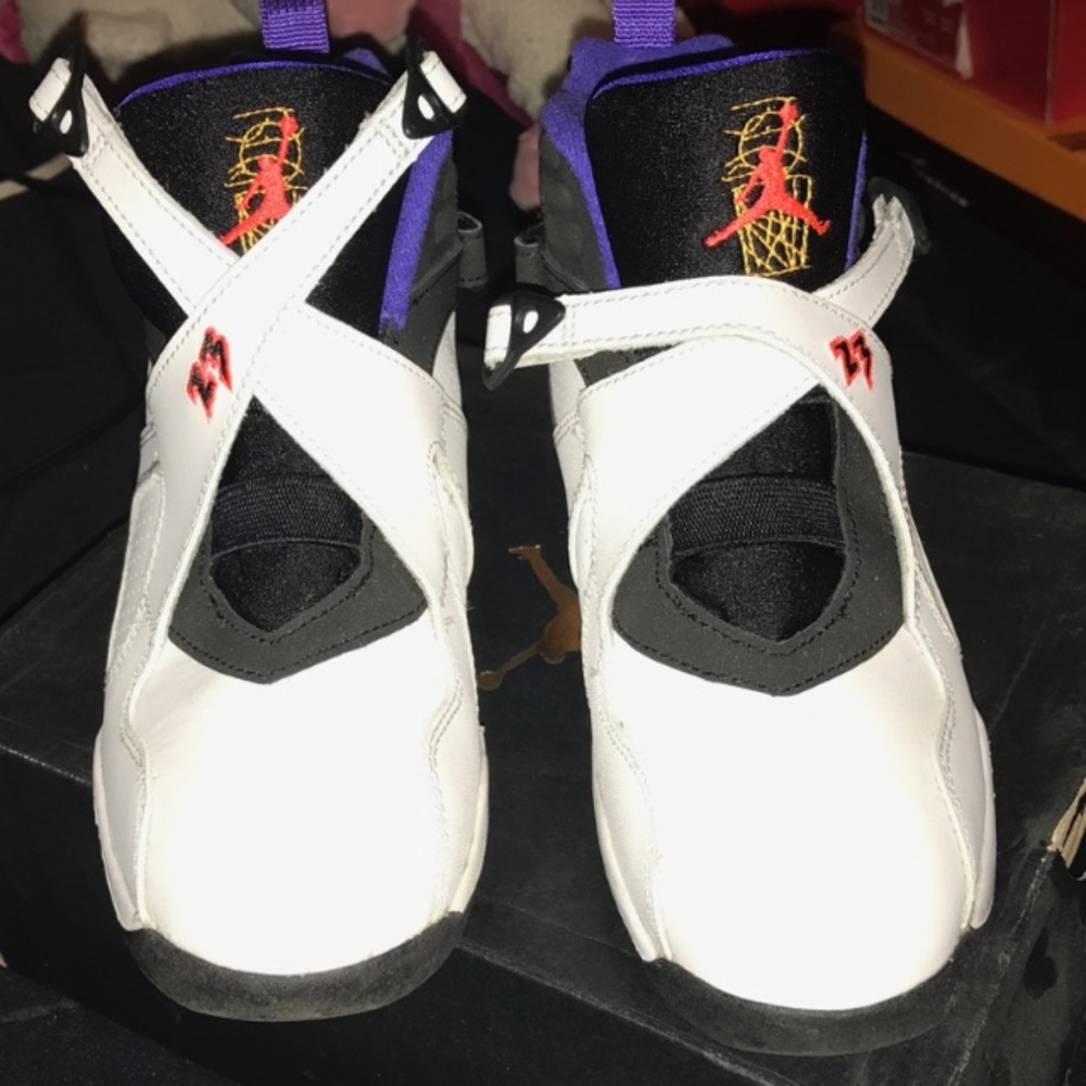 Jordan Retro 8 three-peat 👟