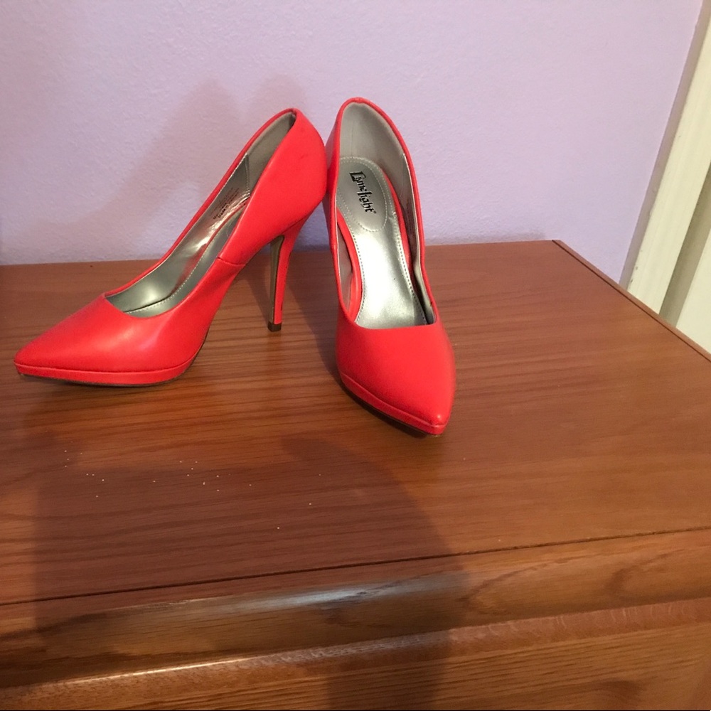 Heels. - Picture 2 of 3