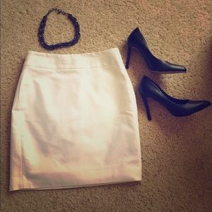 NWOT Banana Republic Pencil Skirt